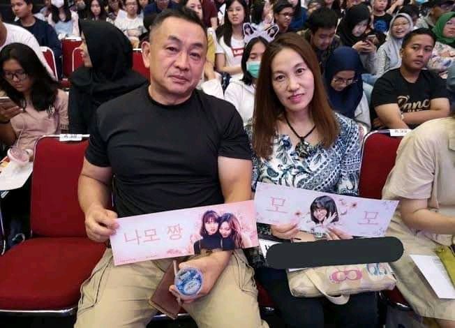 Twice momo parents